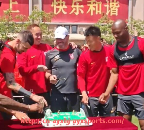 爱游戏体育-2020年CBA球队球衣样式与设计特色展示