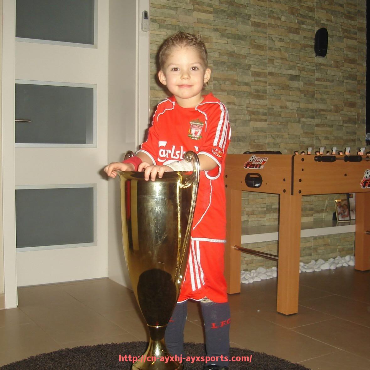 爱游戏体育-法甲比赛回顾：重要赛事分析与技术战术总结